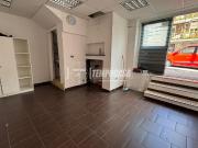 Negozio in affitto a Napoli