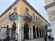 Negozio in affitto a Novara