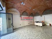 Negozio in affitto a Pescia