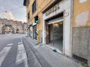 Negozio in affitto a Pisa