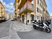 Negozio in affitto a Pisa