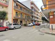 Negozio in affitto a Pomigliano D'Arco