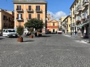 Locale commerciale in affitto a Pozzuoli