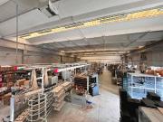 Locale commerciale in affitto a Vigevano