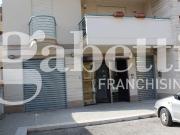Negozio in vendita a Canosa Di Puglia