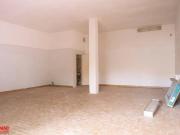 Negozio in vendita a Cecina