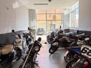 Negozio in vendita a Cento