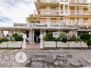 Locale commerciale in vendita a Cesenatico