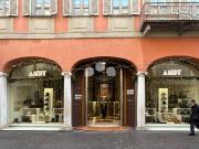 Negozio in vendita a Crema, Centro storico