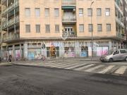 Negozio in vendita a Milano, Tortona