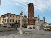 Negozio in vendita a Pietrasanta