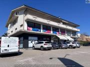 Locale commerciale in vendita a Spoltore