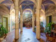 Nella Lucchesia Villa storica di circa 1400 mq. Con...