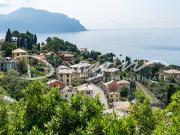 Nella Riviera Ligure, elegante appartamento di pregio in...