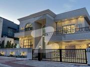 Neo Classical 17 Marla Dead End Corner House For Sale