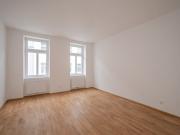 NEU+ 1 Zimmer Altbauwohnung mit Balkon!