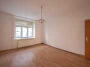 NEU+ 3 Zimmer ALTBAUWOHNUNG sanierungsbedürftig in...