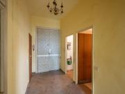 NEU+ 4 Zimmer ALTBAUWOHNUNG in ruhiger Lage!...