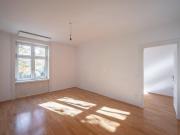 NEU+ Altbau mit Potenzial – 2 Zimmer zum Sanieren