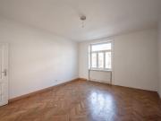 NEU+ Altbau mit Potenzial – gepflegte 2 Zimmer Wohnung