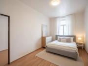 NEU+ Altbauwohnung zur Sanierung – 2 Zimmer ideal für...