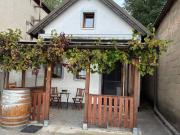 Ausgebautes Presshaus mit charmanter Kellerröhre