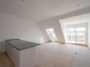 NEU+ Außergewöhnliche 2 Zimmer Dachgeschosswohnung in...