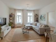 NEU+ Außergewöhnliche 3 Zimmer Altbauwohnung mit Balkon