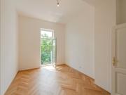 NEU+ Charmante 3 Zimmer Altbauwohnung mit Balkon