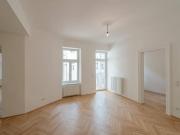 NEU+ Charmante 3 Zimmer Altbauwohnung mit Balkon