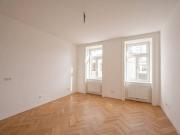 NEU+ Generalsanierte 2 Zimmer Altbau Wohnung mit viel...