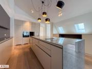 NEU:GROSSZÜGIGES STYLISCHES DACHGESCHOSS MIT TERRASSE...