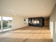 NEU Hervorragende luxuriöse 3 Zimmer Wohnung im 3. Stock