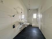 Neu! Moderne 2 Zimmer Dachgeschosswohnung in ruhiger...