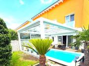 NEU! REIHENHAUS OASE! POOL! SAUNA! KOMPLETT MÖBLIERT!...