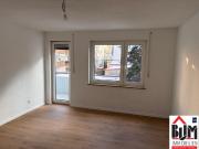Neu renoviert 3 Zimmer Südbalkon Garage möglich