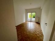 Neu renovierte 2,5 Zimmer Erdgeschoss Wohnung nähe Uni