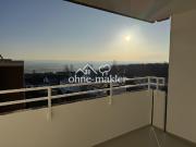 Neu renovierte 2,5 Zimmer Wohnung mit Balkon und...