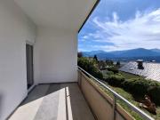 Neu renovierte 2 Zimmer Wohnung mit Küche und Loggia