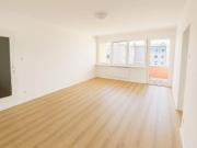 Neu renovierte 3 Zimmer Wohnung mit Balkon