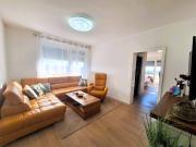 Neu renovierte 4 Zimmer Wohnung inklusive TG Platz, in...