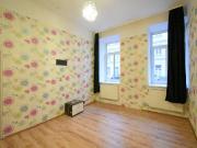 NEU+ Renovierungsbedürftige 4 Zimmer Altbauwohnung im...