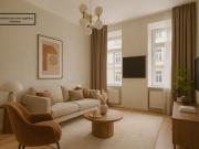 NEU+ Renovierungsbedürftige 4 Zimmer Altbauwohnung im...