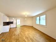 NEU! RUHIGE 1 ZIMMER EG WOHNUNG MIT EINER LOGGIA NÄHE...