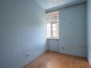 NEU+ Ruhige 2 Zimmer Altbau Wohnung sanierungsbedürftig...