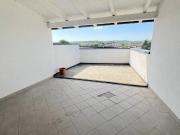 Neu saniert: Große und helle 3 Zimmer Whg auf zwei...