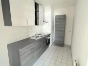 Neu saniert: Große und helle 3 Zimmer Whg auf zwei...