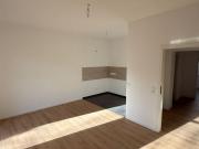 NEU Sanierte 2 Zimmer mit Laminat, Balkon und offener...
