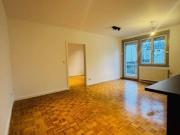 neu sanierte 2 Zimmer Wohnung mit Balkon in Parknähe zu...