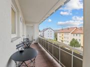 Neu sanierte 2 Zimmer Wohnung. Mit Einbauküche, Balkon,...